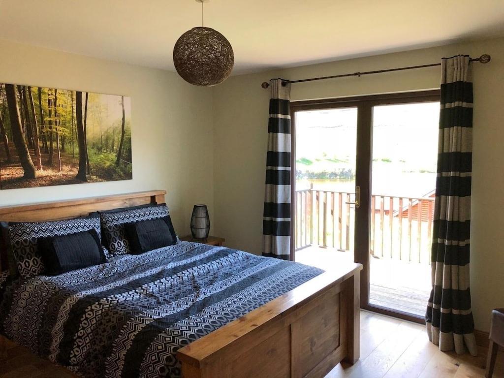 Lochside Lodge Glengoulandie Bagian luar foto